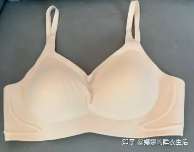 如何挑选适合自己尺码的内衣_内衣尺码选购指南_内衣外穿女明星