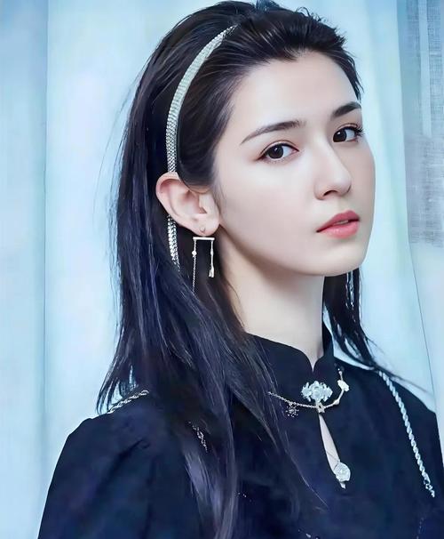 四个字新疆女明星_中国新疆明星名字女_新疆明星女有哪些