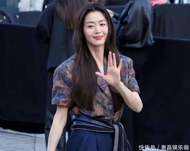 东北长白山女明星_女明星长白发_长白县美女