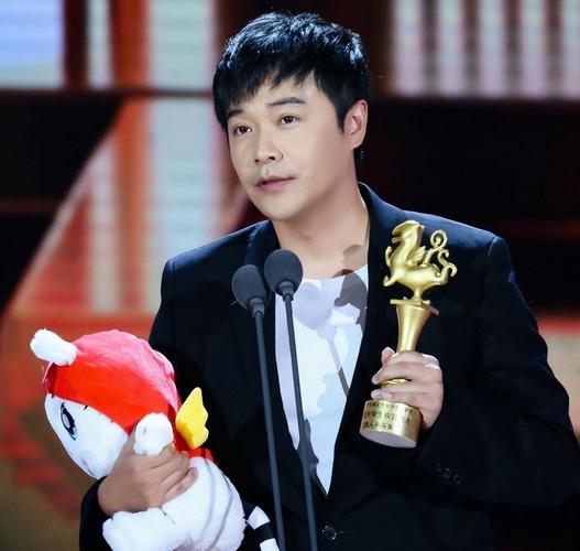 娱乐圈姓什么的最多_娱乐圈夫妻名单大全_娱乐圈c姓人夫