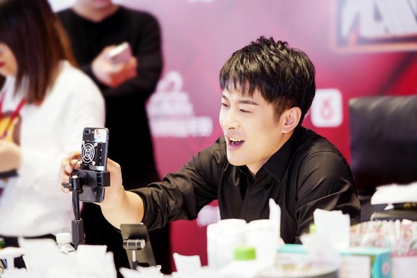 辛选商业模式_网红辛巴八卦最新事件-_辛巴直播电商