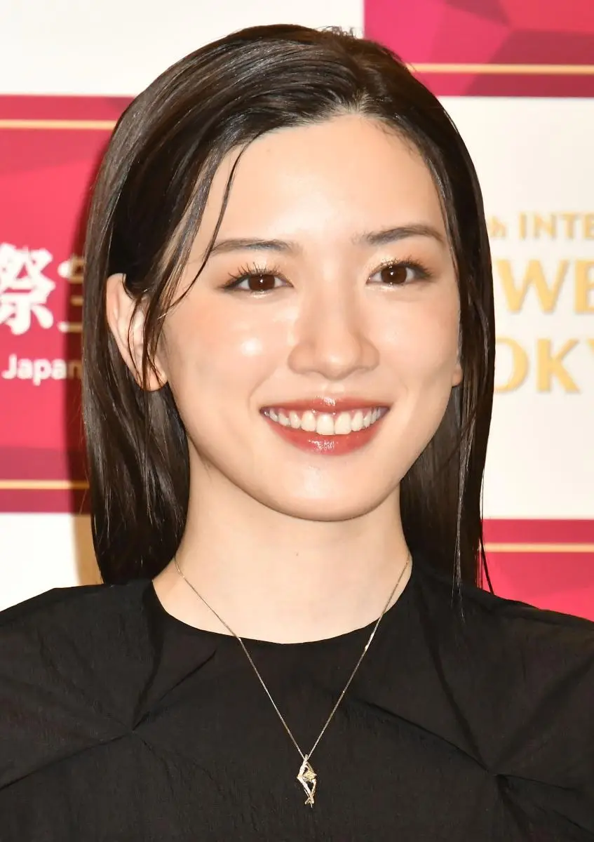 滨边美波 日本新生代女演员演技 广濑铃 日本新生代女演员演技 永野芽郁 日本新生代女演员演技_日本女明星大全